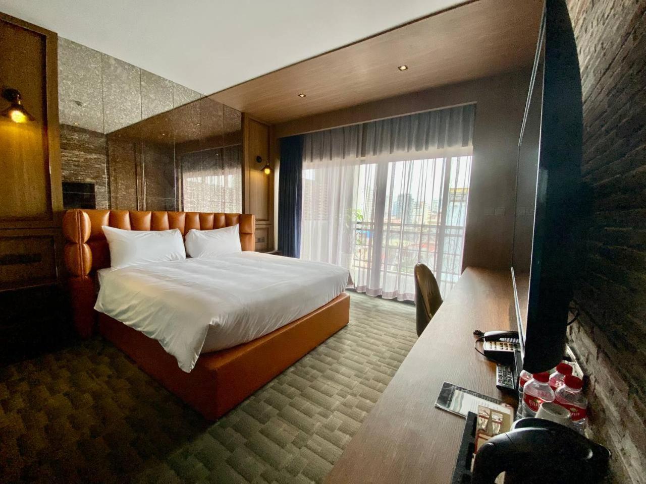 Check Inn Phnom Penh Bkk1 Exterior photo